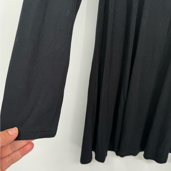 Lock & Love woman’s Turtleneck Top black size Medium - Picture 3 of 5